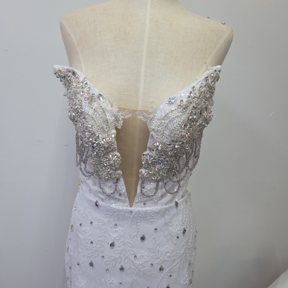 Prom dress - Picture 1 of 5